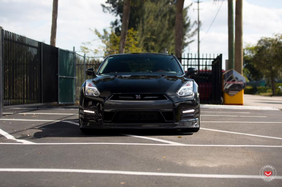  Nissan GT-R on Vossen Wheels (CG-202) 2017 года  (фото 20 из 51)